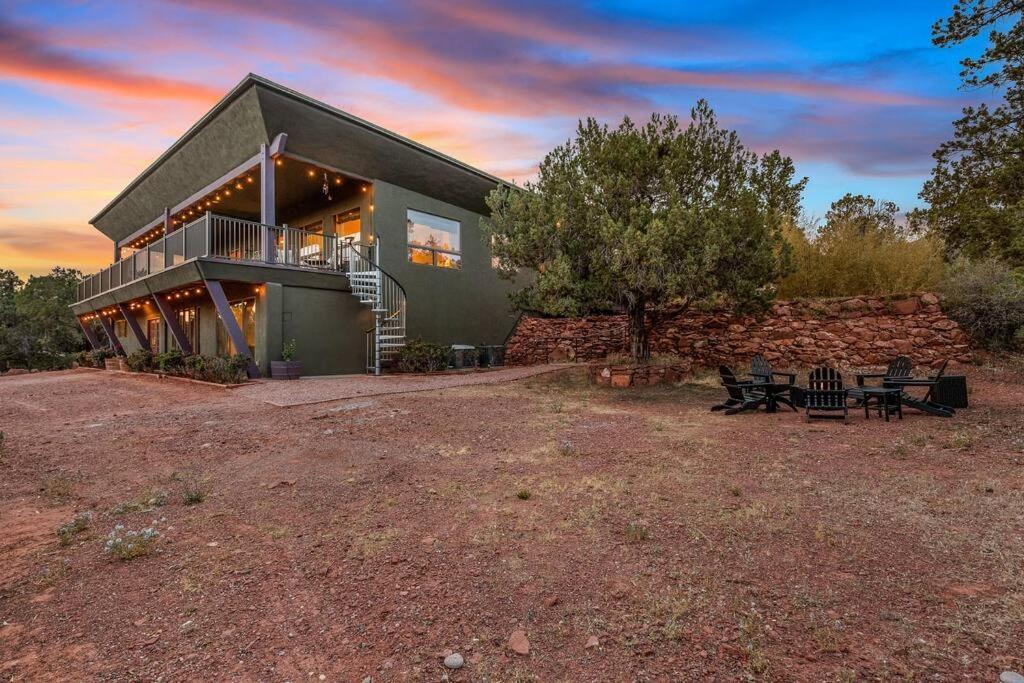 Close To Fresh Creek! Sleeps 12 ~ Amazing Views W/Serene Open Space ~ Hot Tub + Game Room ~ Trails Outside Sedona Exterior photo