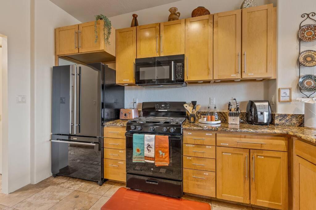 Close To Fresh Creek! Sleeps 12 ~ Amazing Views W/Serene Open Space ~ Hot Tub + Game Room ~ Trails Outside Sedona Exterior photo