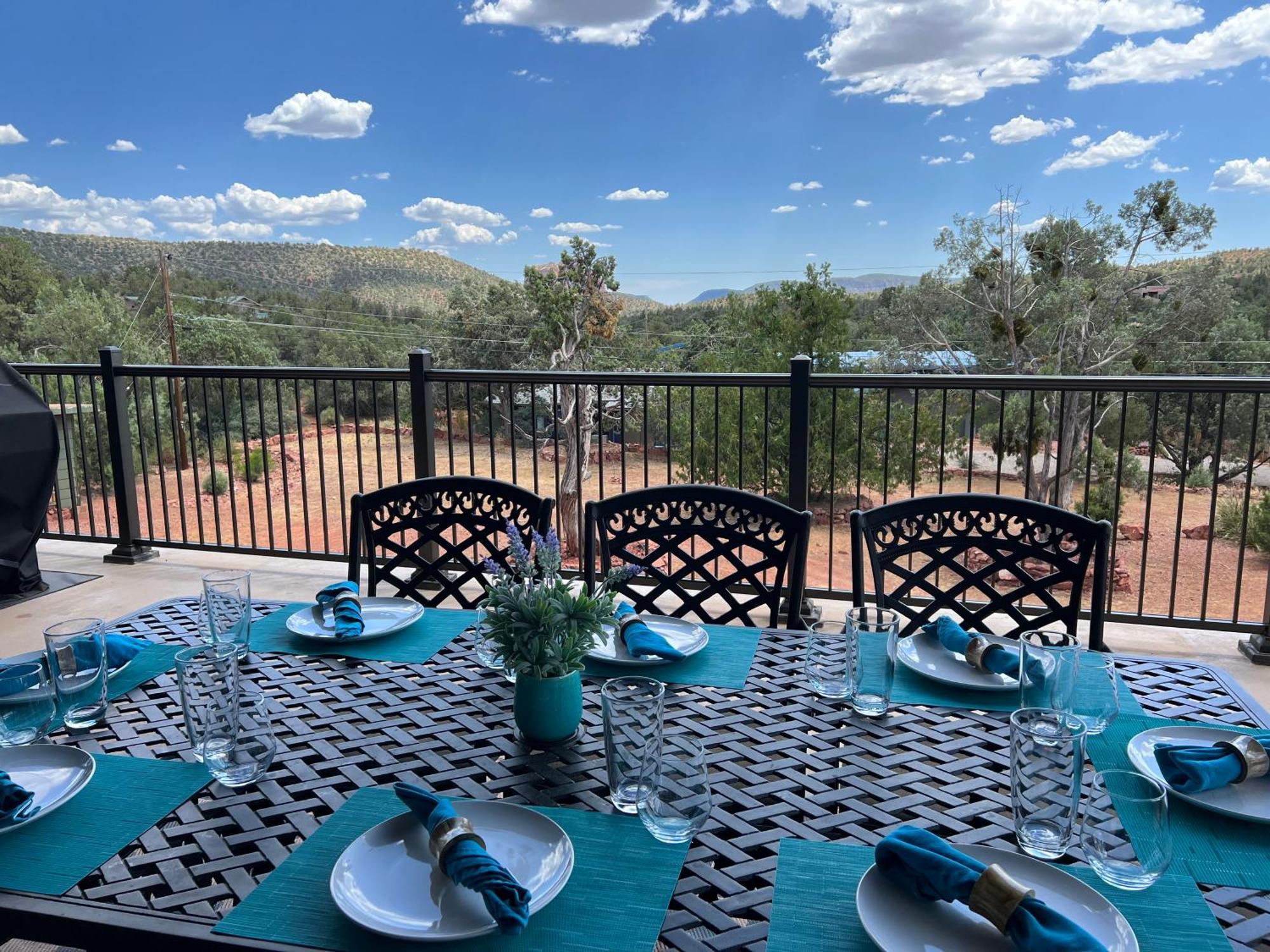 Close To Fresh Creek! Sleeps 12 ~ Amazing Views W/Serene Open Space ~ Hot Tub + Game Room ~ Trails Outside Sedona Exterior photo